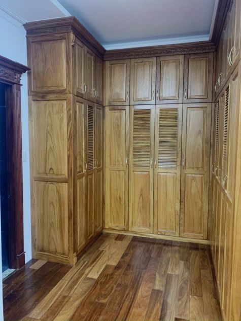 Tủ quần áo đụng trần gỗ gõ đỏ TAGDX15