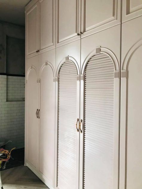 Tủ quần áo gỗ sồi sơn trắng TAS35