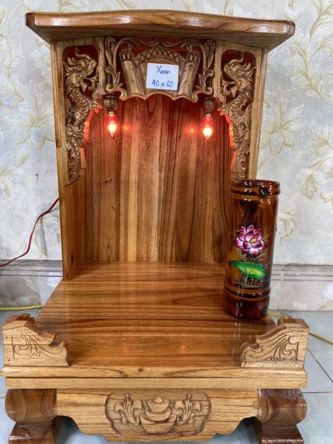 Bàn thờ ông địa gỗ xoan chân quỳ 42x42x60 (Ngang x Sâu x Cao) 