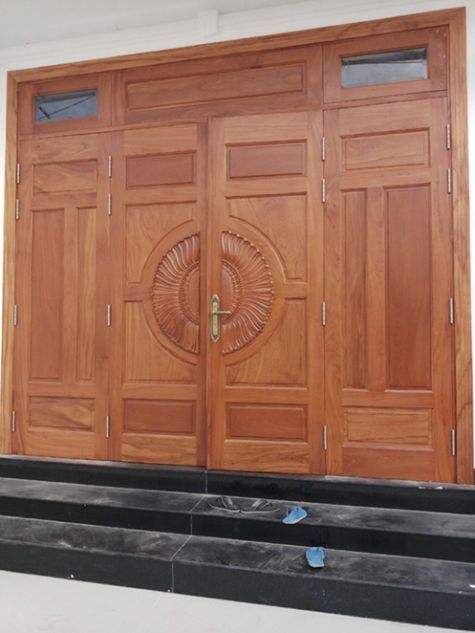 Cửa gỗ tự nhiên 4 cánh mẫu CG58